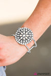 Paparazzi Accessories - Blooming Deserts - White Bracelet