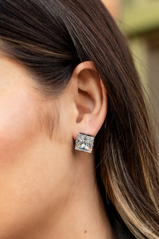 Prima Donna Drama - Black Post Earring