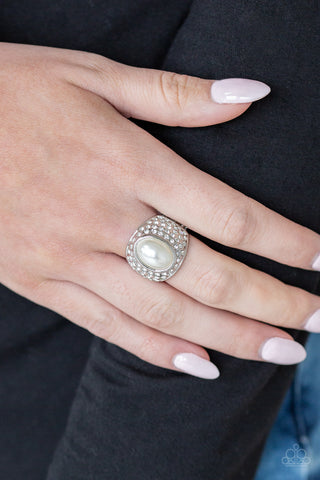 Glittering Go-Getter - Pearl White Ring