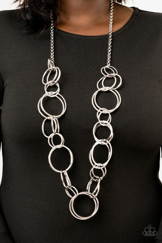 Paparazzi Accessories  -  Natural-Born RINGLEADER - Silver Necklace